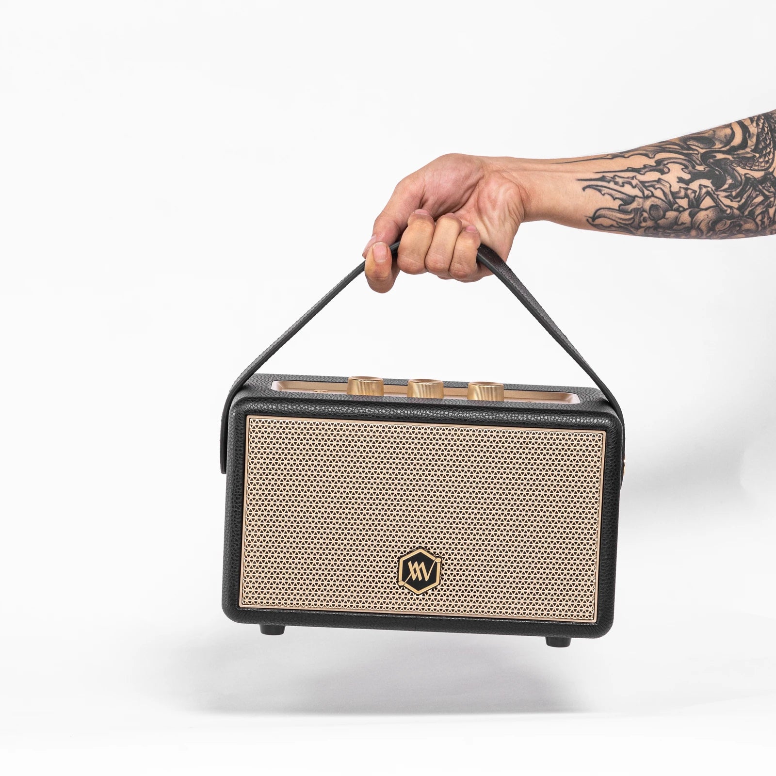 AlphaWorks W88 Retro speaker in a lifestyle setting